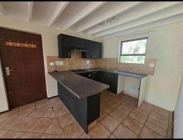 2 BEDROOM PROPERTY TO RENT IN SUNNINGHILL